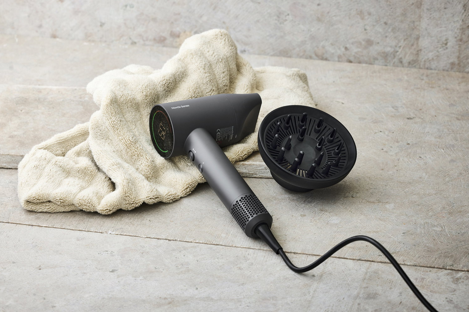 Nordic Sense 1600W AI Hårføner