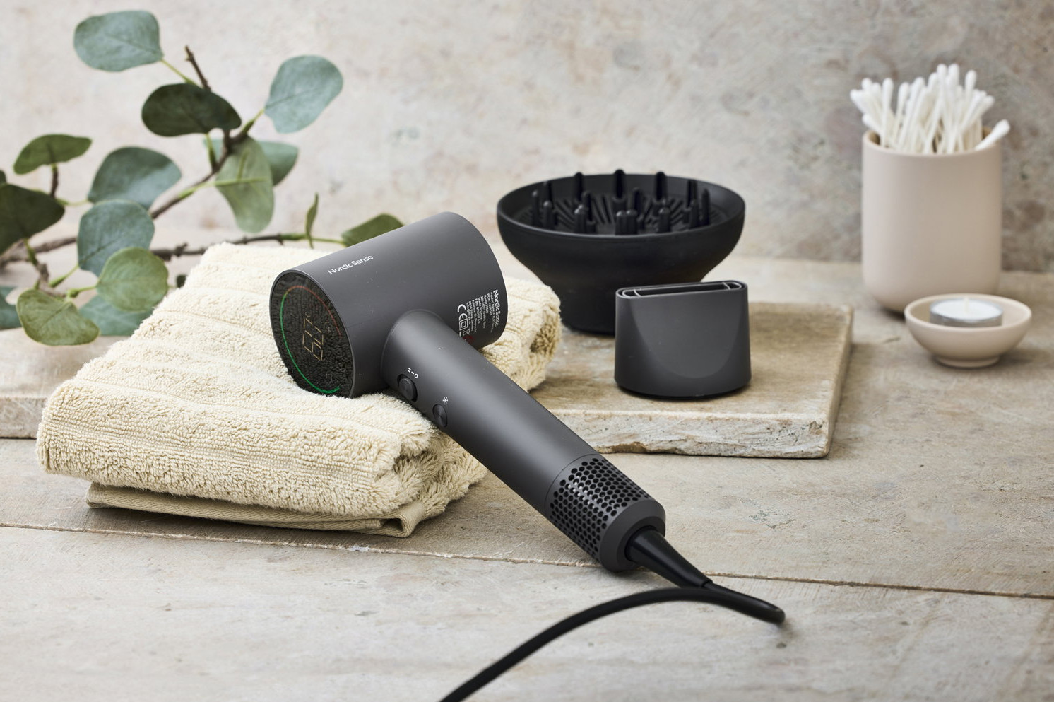 Nordic Sense 1600W AI Hårføner