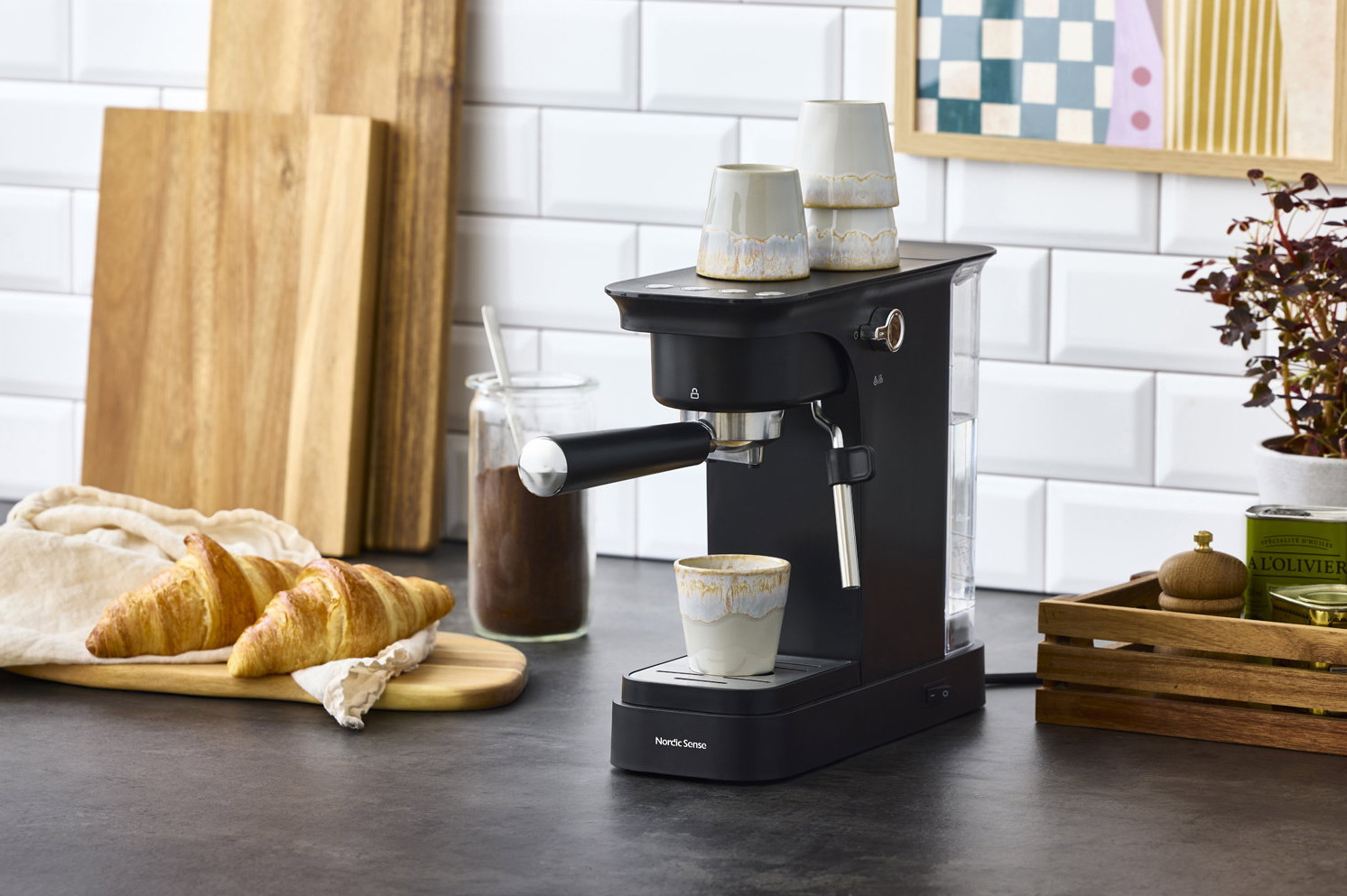 Nordic Sense Espressomaskin med Melkeskummer og Kapseladapter