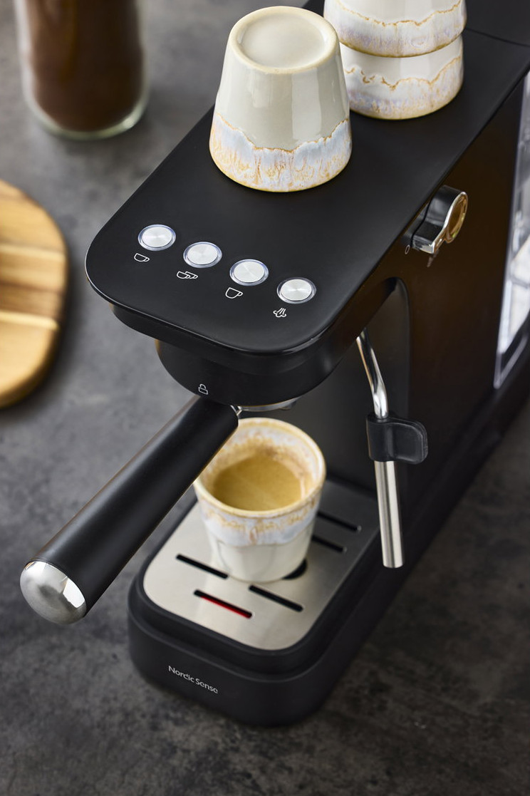 Nordic Sense Espressomaskin med Melkeskummer og Kapseladapter