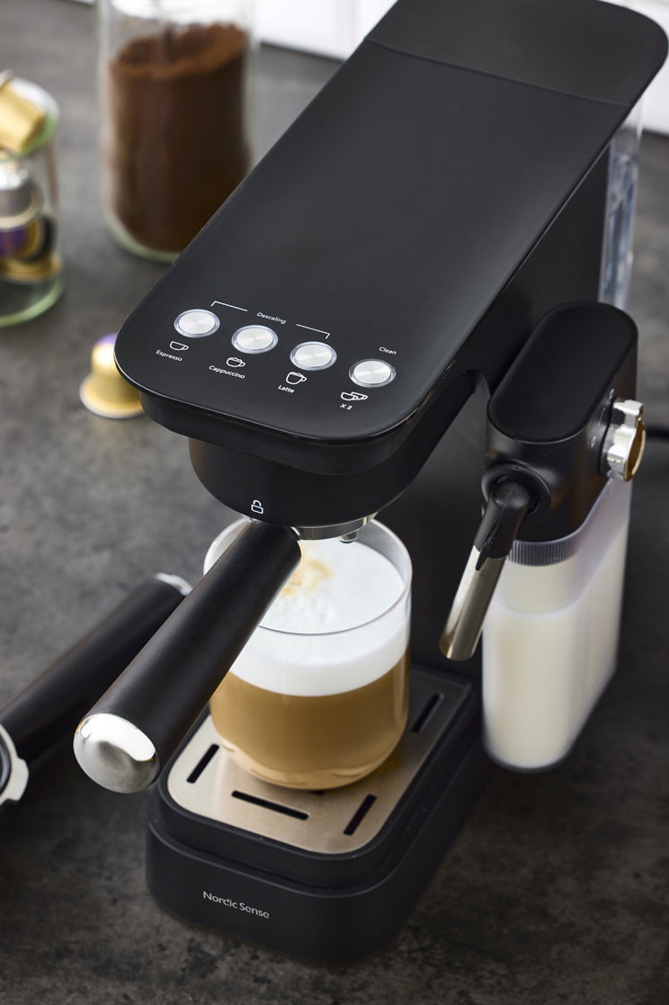 Nordic Sense Espressomaskin med Melkeskummer og Kapseladapter