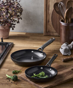Pillivuyt Gourmet Blavet 20 og 28 cm Resirkulert Aluminium Stekepannesett