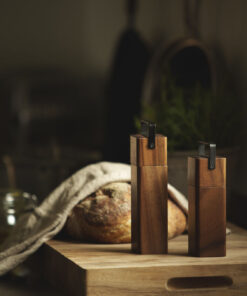Örrefors Jernverk Blacksmith Salt- og Pepperkvernsett i Tre