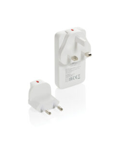 XD Collection Fluxo 65W RCS Resirkulert Plast GAN Vegglader med Universalkontakter