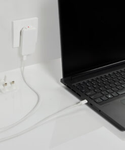 XD Collection Fluxo 65W RCS Resirkulert Plast GAN Vegglader med Universalkontakter
